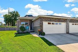 20 450 Augier Avenue  Winnipeg, MB R3K 2B1