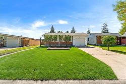 147 Southmoor Road  Winnipeg, MB R2J 2P3
