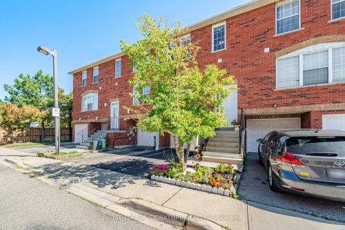57-6880 Meadowvale Town Centre Circle  Mississauga, ON L5N 7T4