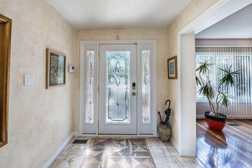 671 Louis Drive, Mississauga, ON 