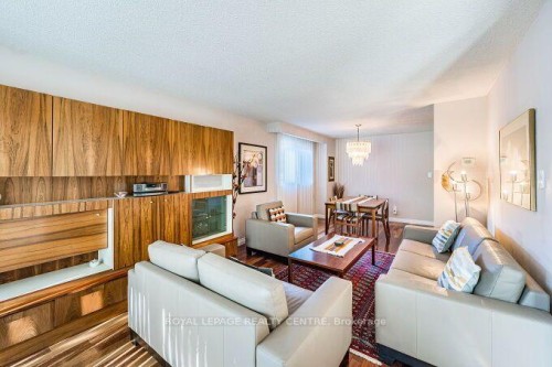 671 Louis Drive, Mississauga, ON 