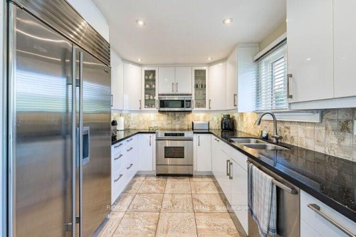 671 Louis Drive, Mississauga, ON 