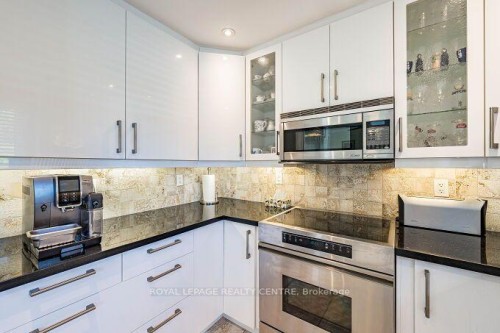 671 Louis Drive, Mississauga, ON 