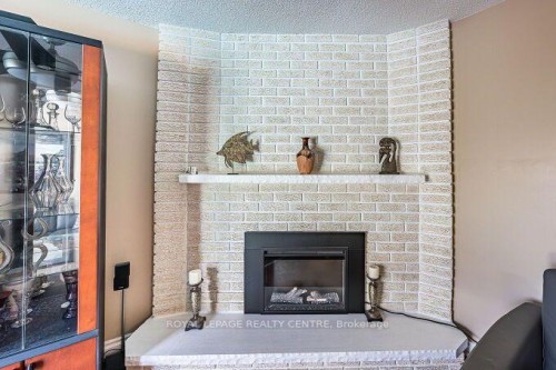 671 Louis Drive, Mississauga, ON 