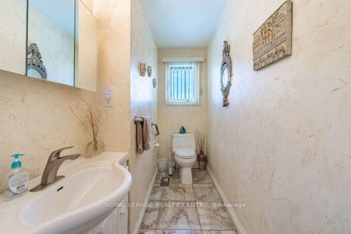 671 Louis Drive, Mississauga, ON 