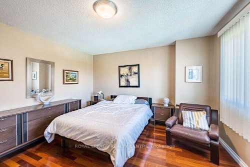 671 Louis Drive, Mississauga, ON 
