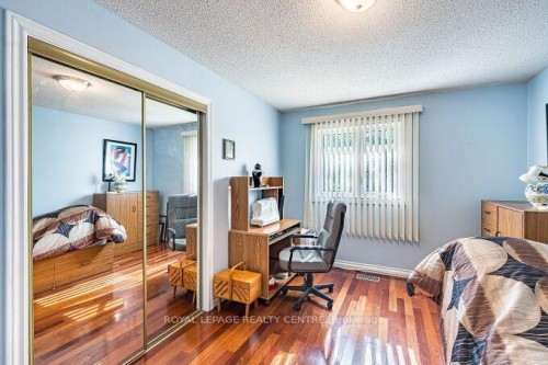 671 Louis Drive, Mississauga, ON 