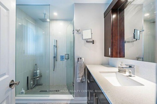 671 Louis Drive, Mississauga, ON 