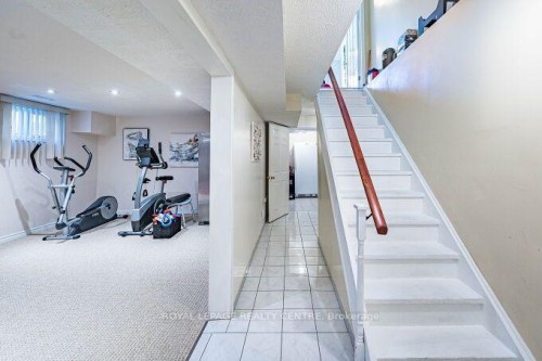 671 Louis Drive, Mississauga, ON 