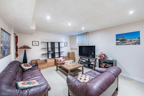 671 Louis Drive, Mississauga, ON 