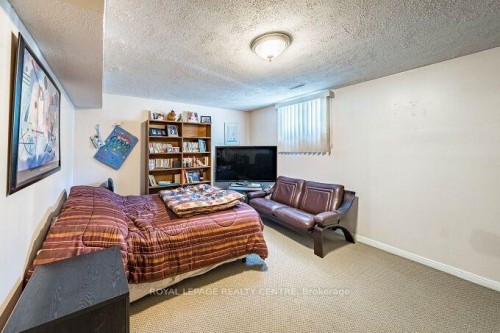 671 Louis Drive, Mississauga, ON 