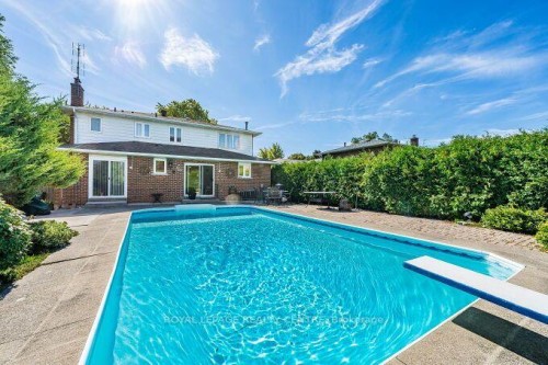 671 Louis Drive, Mississauga, ON 
