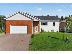 27 Sycamore Moncton, NB E1E 0K1