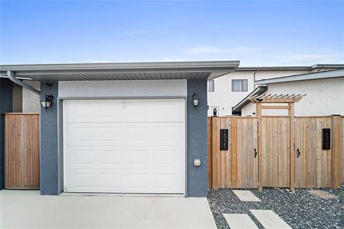1925 Jefferson Ave, Winnipeg, MB 