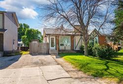 29 Brambleberry PL  Winnipeg, MB R2V 4L3