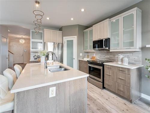 323 Stan Bailie Dr, Winnipeg, MB 