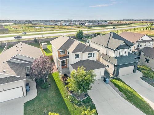 323 Stan Bailie Dr, Winnipeg, MB 