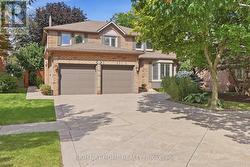 1594 HERITAGE WAY Oakville, ON L6M 2Z5