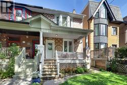 82 HELENA AVENUE Toronto, ON M6G 2H2