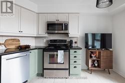 902 - 18 VALLEY WOODS ROAD Toronto, ON M3A 0A1