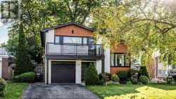 10 MONARCHWOOD CRESCENT Toronto, ON M3A 1H4