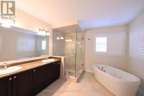 211 NORTHGLEN BOULEVARD , Clarington, Ontario L1C 0T9 4