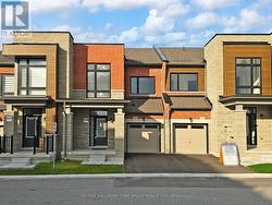 42 BLICK CRESCENT Aurora, ON L4G 4A6