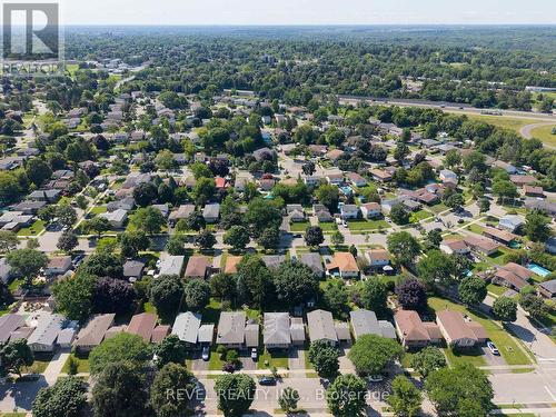 27 Myrtleville Drive, Brantford, ON 