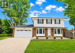 49 KING LOUIS CRESCENT Toronto, ON M1T 2X1