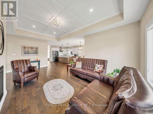 39 Carriage Crossing, Mapleton, ON 