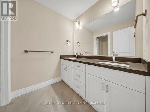 39 Carriage Crossing, Mapleton, ON 