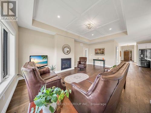 39 Carriage Crossing, Mapleton, ON 