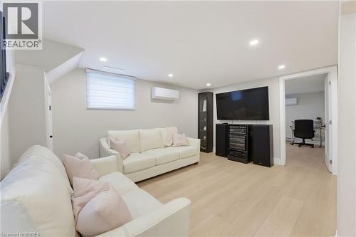 52 Burwell Street, Brantford, ON 