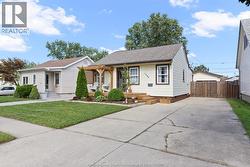 1734 WESTCOTT Windsor, ON N8Y 4C9