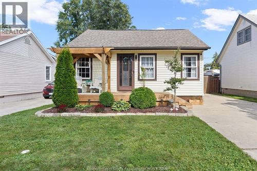 1734 WESTCOTT  Windsor, ON N8Y 4C9