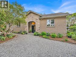 15461 COUNTY RD 8  Essex, ON N0R 1L0