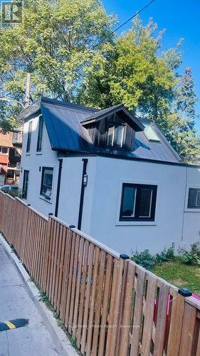 208 WOODBINE AVENUE , Toronto, Ontario M4L 3P2 2