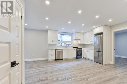 208 WOODBINE AVENUE , Toronto, Ontario M4L 3P2 4