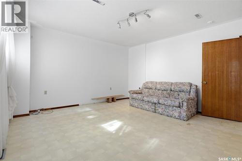 2807 Howell Drive E, Regina, SK 