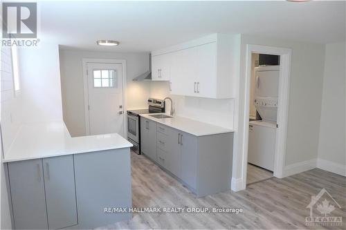 5 - 375 MACKAY STREET , Ottawa, Ontario K1M 2C3 3