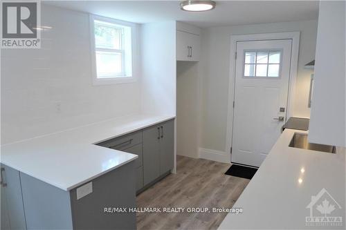 5 - 375 MACKAY STREET , Ottawa, Ontario K1M 2C3 5