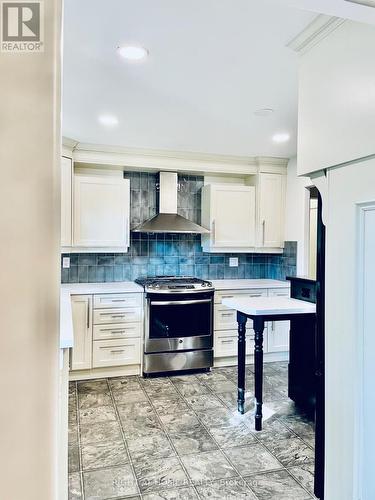 6 BEECHCROFT CIRCLE , Barrie, Ontario L4M 4Y4 4
