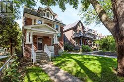 68 BEATY AVENUE Toronto, ON M6K 3B4