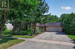 247 SPRING GARDEN ROAD  Oakville, ON L6L 5H5