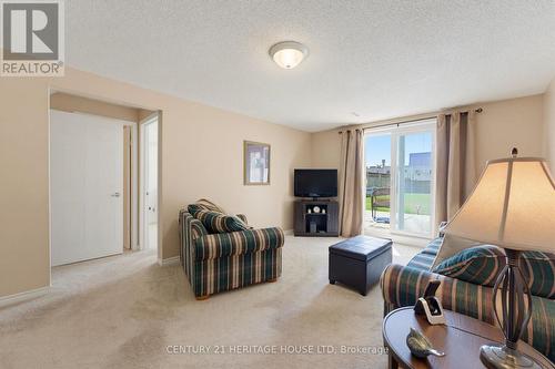 The 4th bedroom and 3pc bathroom on the same level - 42 Buchanan Crescent, Brantford, ON 