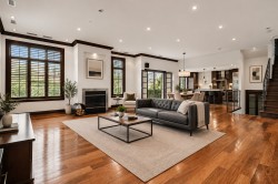 870 Rue St-Antoine E.  Montréal (Ville-Marie), QC H2L 5C3