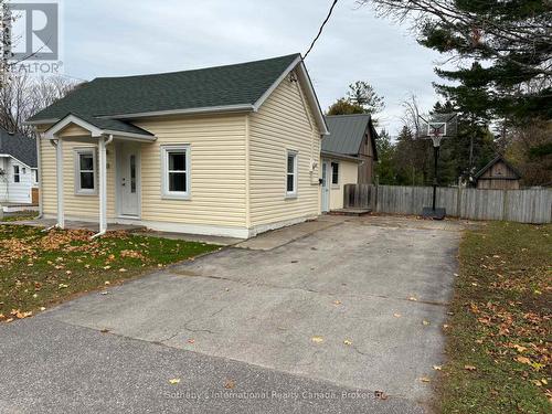 303 OAK STREET , Collingwood, Ontario L9Y 2Y2 2