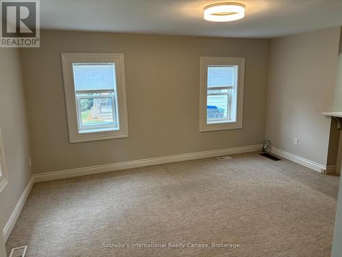 303 OAK STREET , Collingwood, Ontario L9Y 2Y2 5
