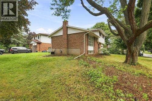 395 Mossom Place, Waterloo, ON 