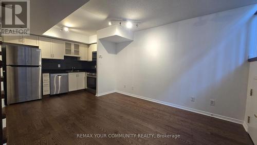 732 - 42 WESTERN BATTERY ROAD , Toronto, Ontario M6K 3P1 2
